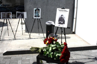 В Сухуме открыли памятную доску Героя Абхазии и фотокора ТАСС Андрея Соловьева
